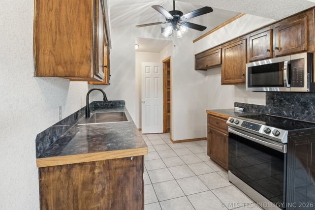 24 Natalie Lane, Kiefer, OK 74041