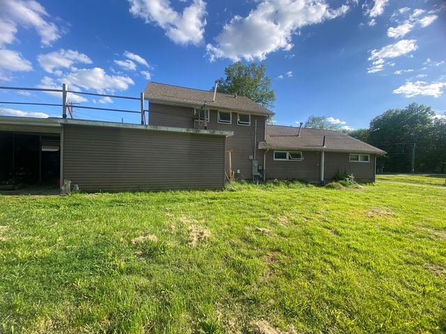302 N Illinois Avenue, West Frankfort, IL 62896
