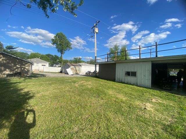302 N Illinois Avenue, West Frankfort, IL 62896