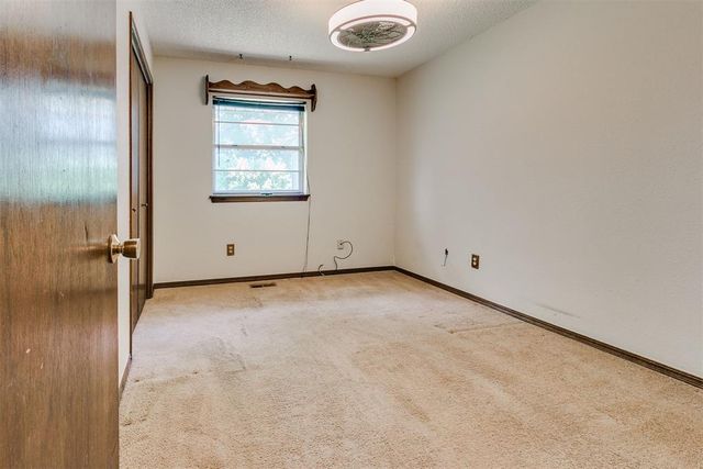 1013 S Morgan Drive, Moore, OK 73160