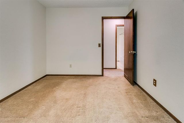 1013 S Morgan Drive, Moore, OK 73160