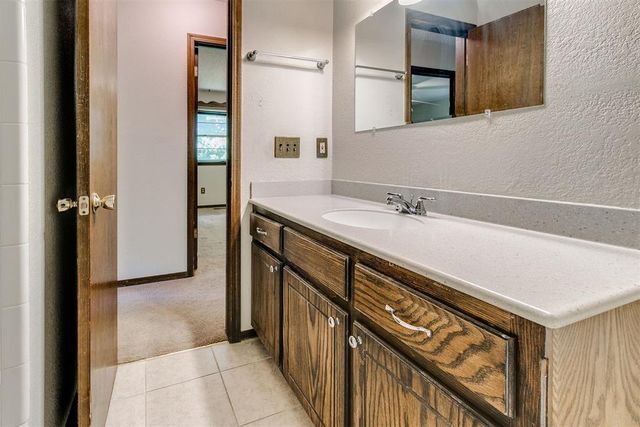 1013 S Morgan Drive, Moore, OK 73160