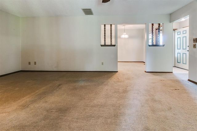 1013 S Morgan Drive, Moore, OK 73160