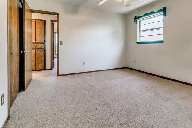 1013 S Morgan Drive, Moore, OK 73160