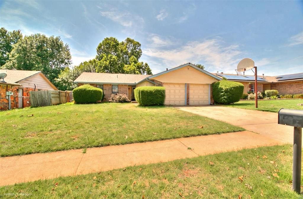1013 S Morgan Drive, Moore, OK 73160