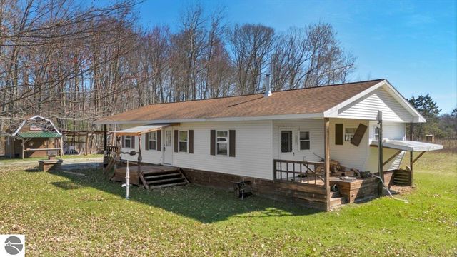 2564 National City Road, Hale, MI 48739