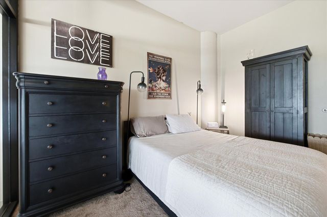 5601 Smetana Drive 512, Minnetonka, MN 55343