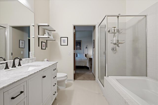 5601 Smetana Drive 512, Minnetonka, MN 55343