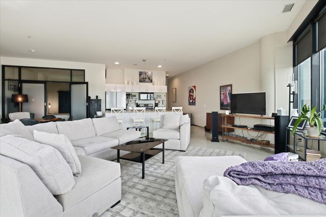 5601 Smetana Drive 512, Minnetonka, MN 55343