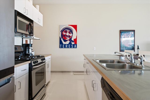 5601 Smetana Drive 512, Minnetonka, MN 55343
