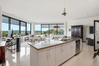 5601 Smetana Drive 512, Minnetonka, MN 55343