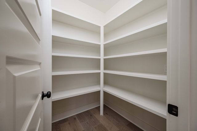 525 McGrath Dr, Smyrna, TN 37167