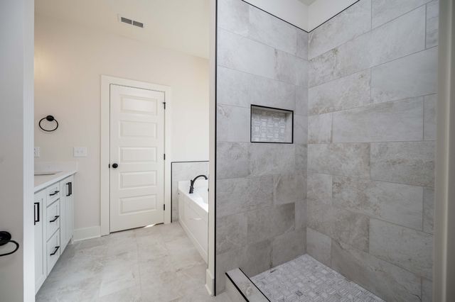 525 McGrath Dr, Smyrna, TN 37167