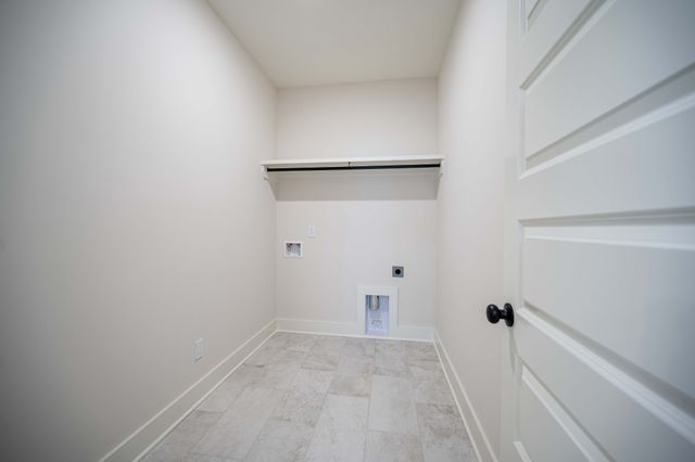 525 McGrath Dr, Smyrna, TN 37167