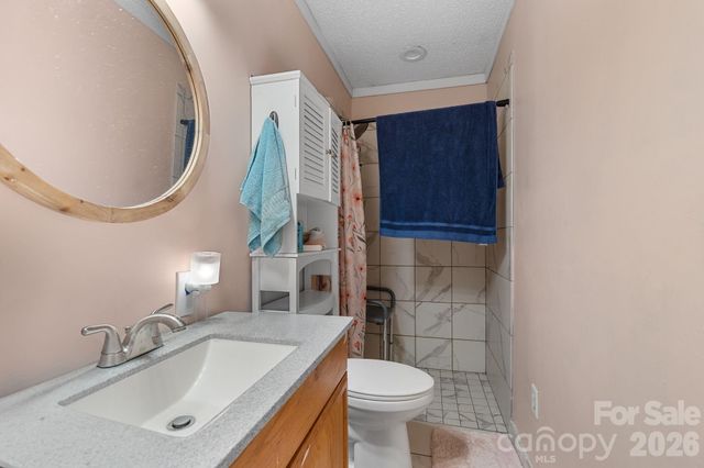 43 Candler School Road, Candler, NC 28715