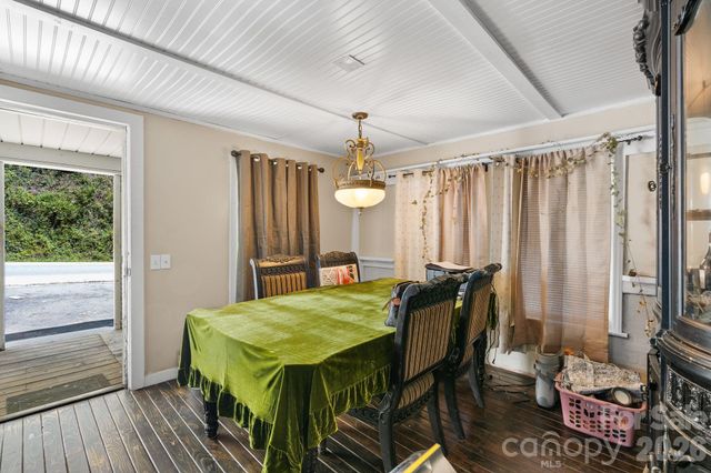 43 Candler School Road, Candler, NC 28715