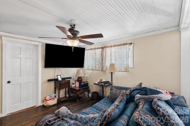43 Candler School Road, Candler, NC 28715