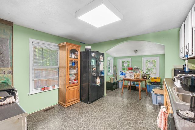 43 Candler School Road, Candler, NC 28715