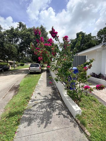 6645 Sheridan Street, Hollywood, FL 33024