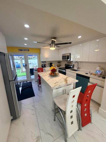 6645 Sheridan Street, Hollywood, FL 33024