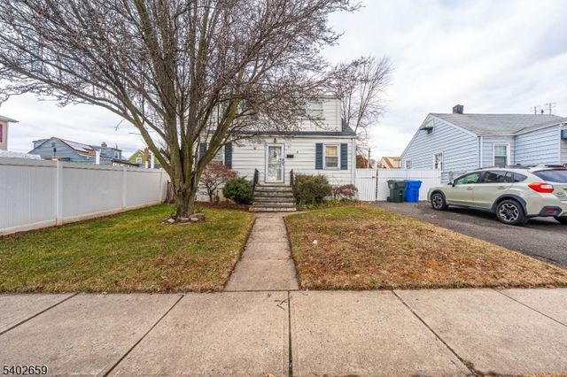 81 Larch St, Woodbridge Twp., NJ 07064