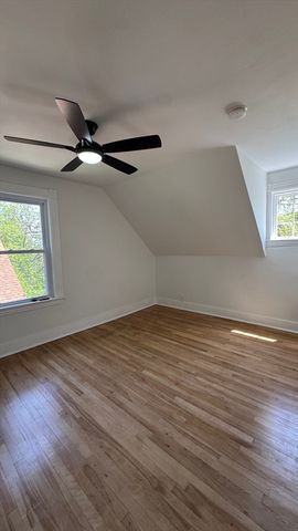 18 Baldwin St, Worcester, MA 01604