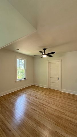 18 Baldwin St, Worcester, MA 01604