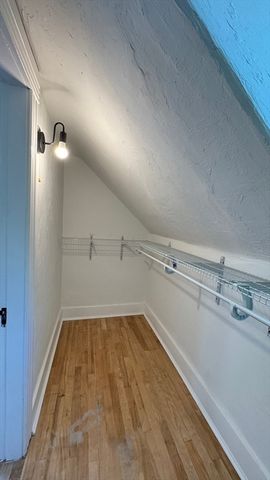 18 Baldwin St, Worcester, MA 01604