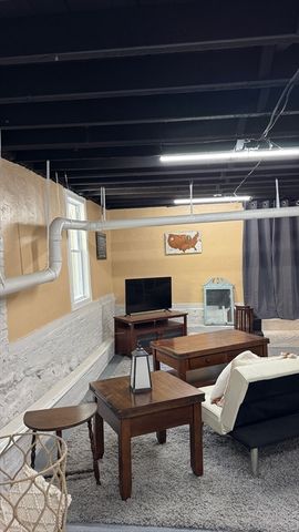 18 Baldwin St, Worcester, MA 01604