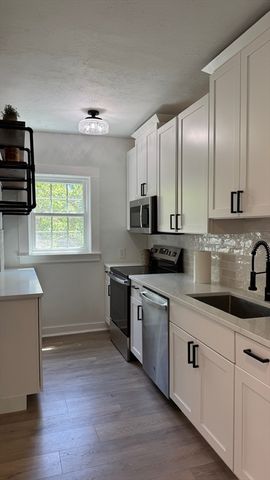 18 Baldwin St, Worcester, MA 01604