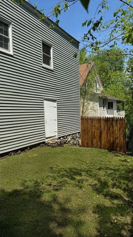 18 Baldwin St, Worcester, MA 01604