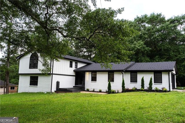 69 N Hearn Road, Ellenwood, GA 30294