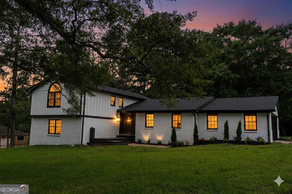 69 N Hearn Road, Ellenwood, GA 30294