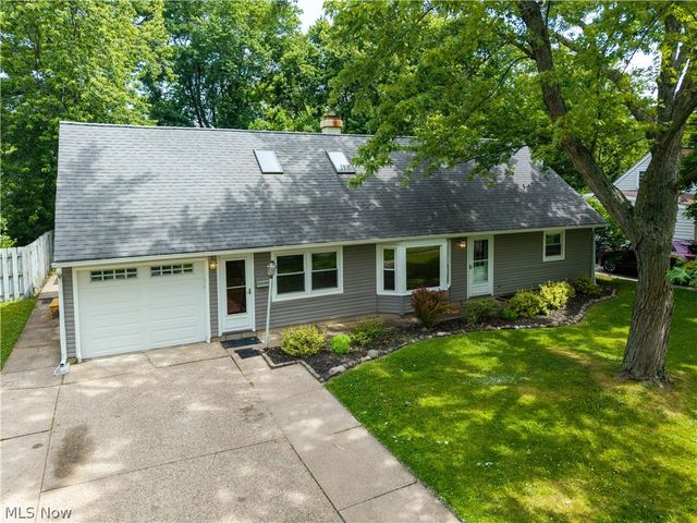4905 Pinewood Drive, Sheffield Lake, OH 44054