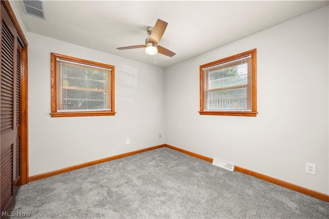 4905 Pinewood Drive, Sheffield Lake, OH 44054