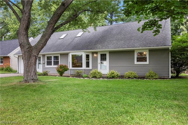 4905 Pinewood Drive, Sheffield Lake, OH 44054
