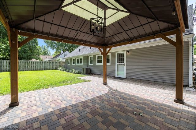 4905 Pinewood Drive, Sheffield Lake, OH 44054