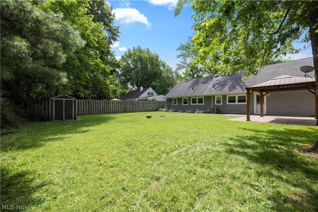 4905 Pinewood Drive, Sheffield Lake, OH 44054