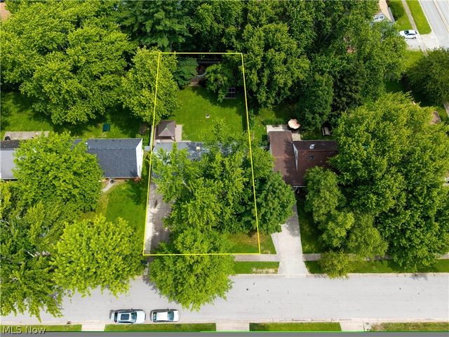 4905 Pinewood Drive, Sheffield Lake, OH 44054