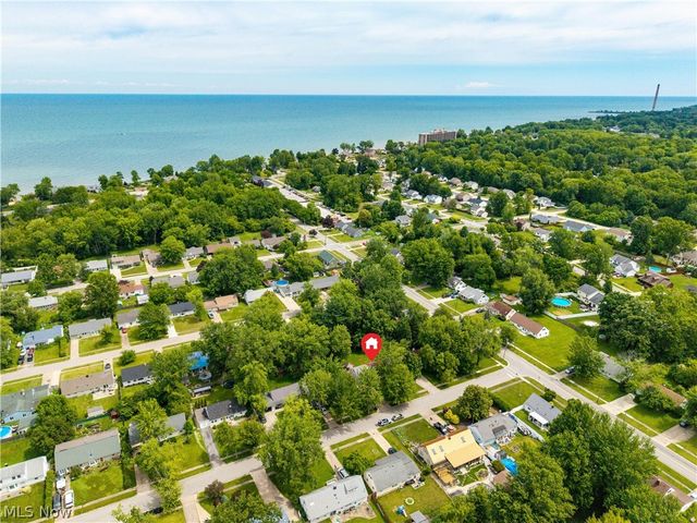 4905 Pinewood Drive, Sheffield Lake, OH 44054