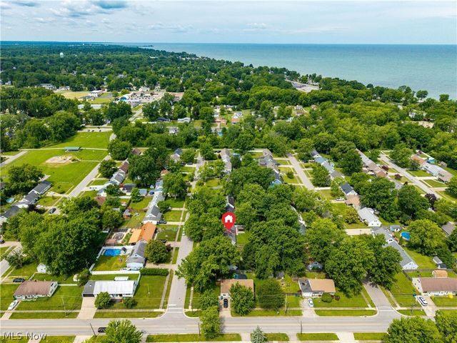 4905 Pinewood Drive, Sheffield Lake, OH 44054