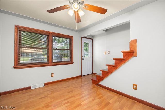 4905 Pinewood Drive, Sheffield Lake, OH 44054