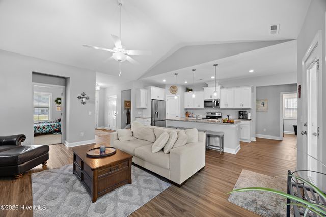 274 Langston Road, Hampstead, NC 28443