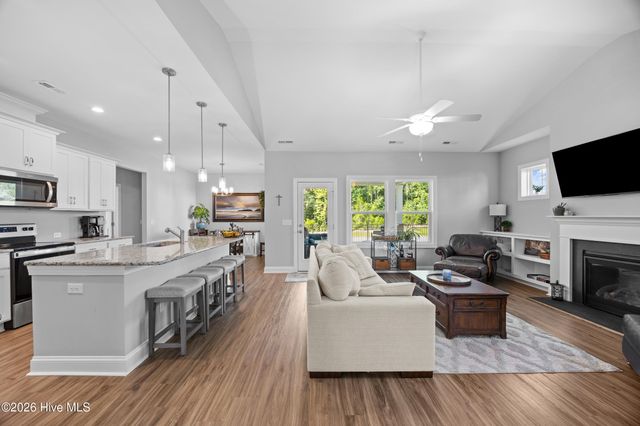 274 Langston Road, Hampstead, NC 28443