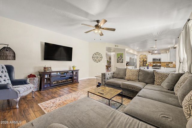 1843 E APPALOOSA Road, Gilbert, AZ 85296