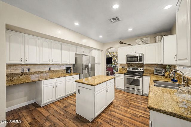 1843 E APPALOOSA Road, Gilbert, AZ 85296