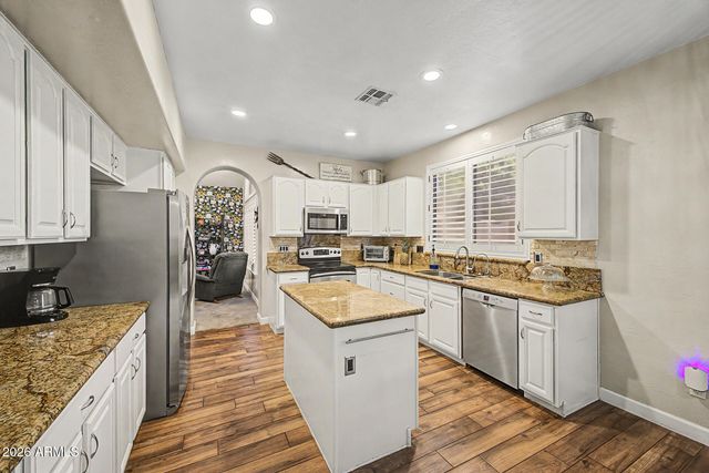 1843 E APPALOOSA Road, Gilbert, AZ 85296