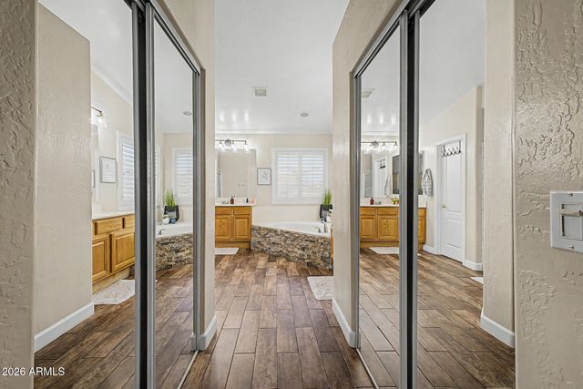 1843 E APPALOOSA Road, Gilbert, AZ 85296