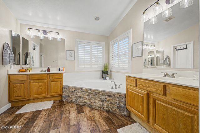 1843 E APPALOOSA Road, Gilbert, AZ 85296