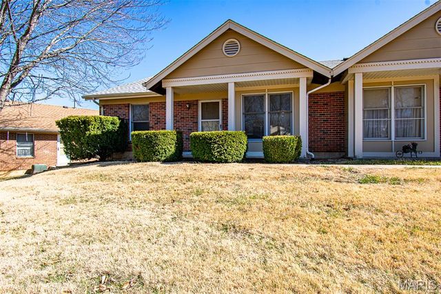 30 TARPON Court, Florissant, MO 63033